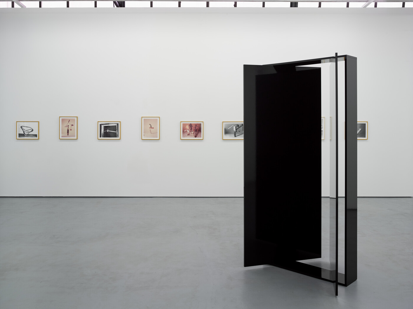 Kunsthalle 8000 / Only Human